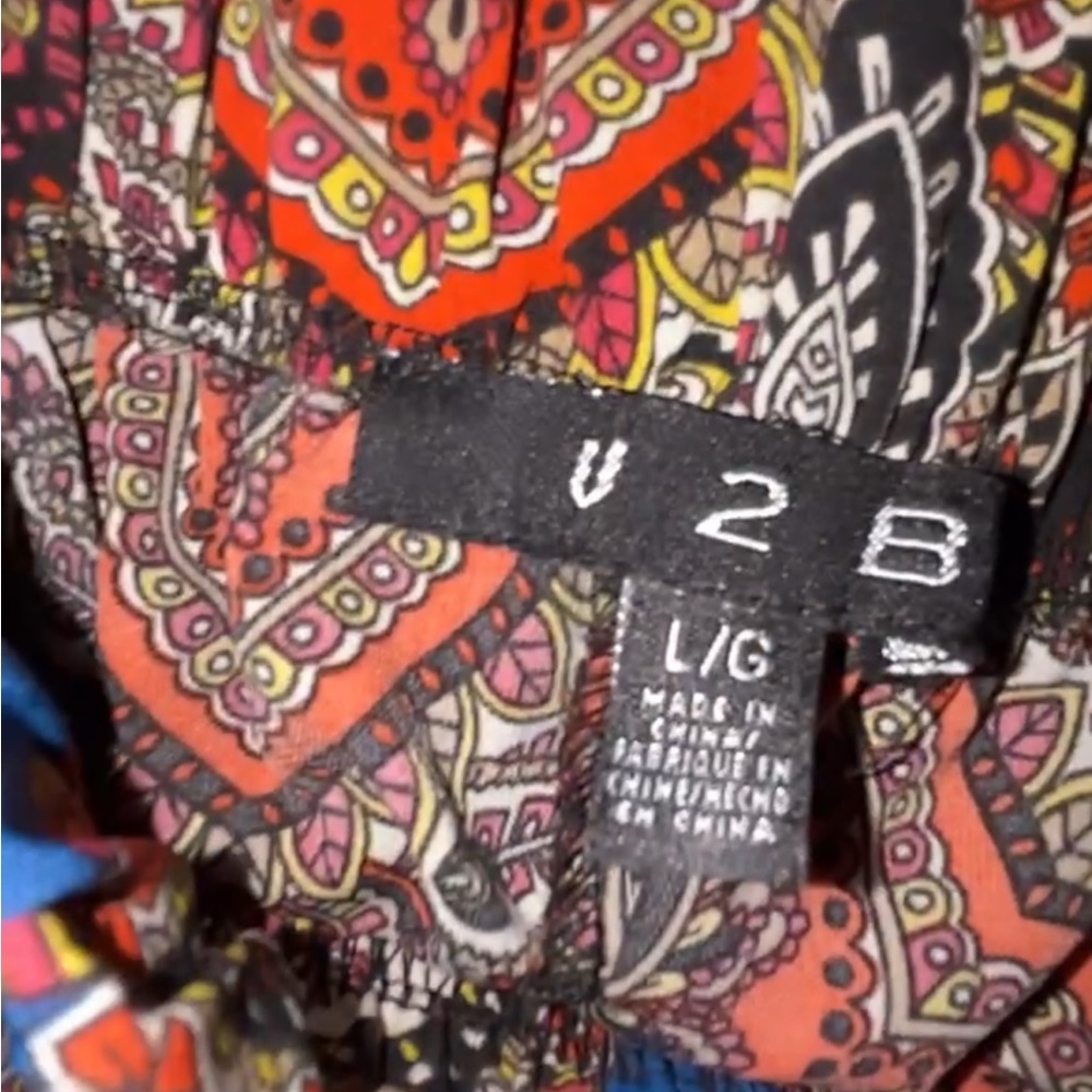 6/$25 Patterned trousers - Picture 2 of 5